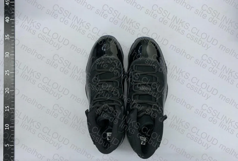 Air Jordan 11 Retro 'Cap and Gown' 3