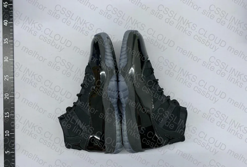 Air Jordan 11 Retro 'Cap and Gown' 4