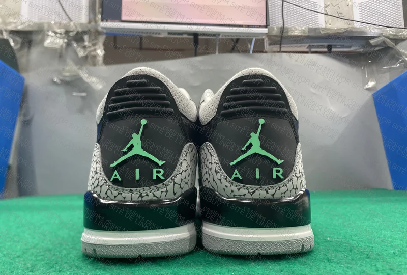 Air Jordan 3 Green Low 3