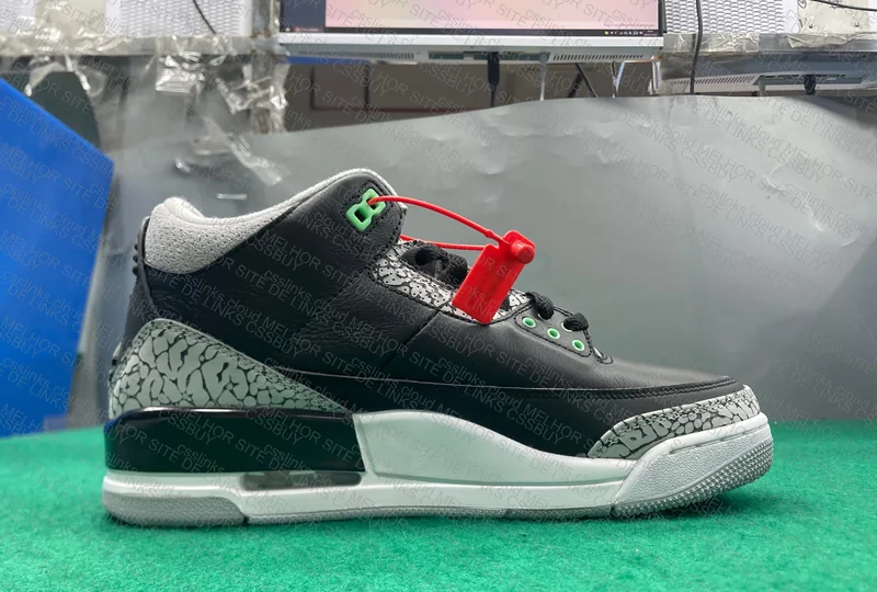 Air Jordan 3 Green Low 4