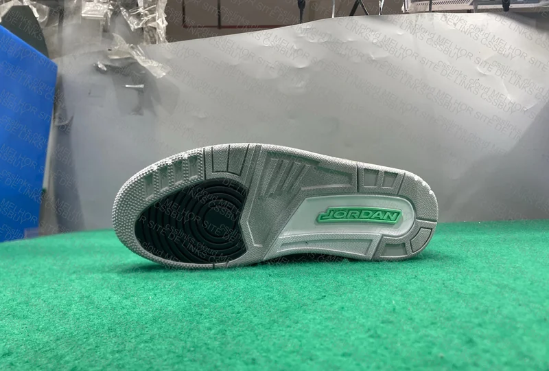 Air Jordan 3 Green Low 6