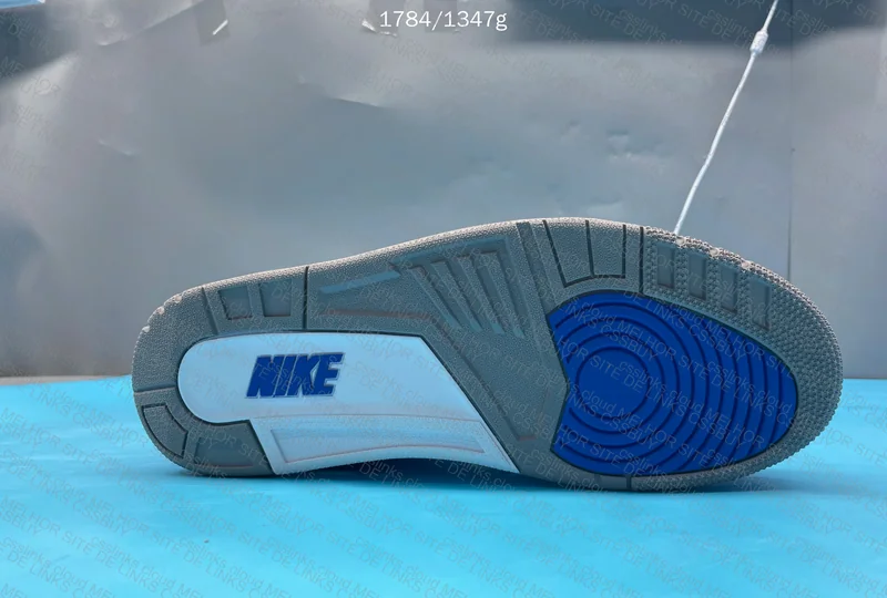 Air Jordan 3 Retro Fragment Design Friends & Family 3