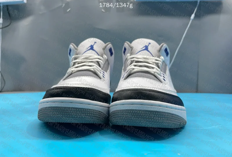 Air Jordan 3 Retro Fragment Design Friends & Family 6