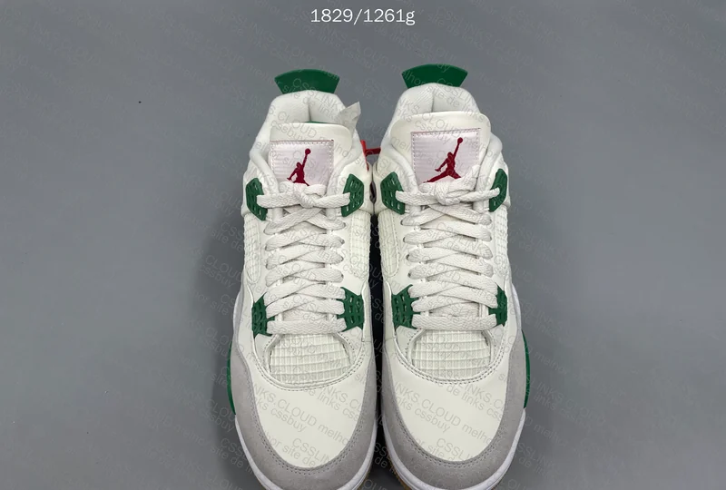 Air Jordan 4 7