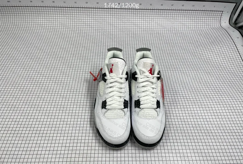Air Jordan 4