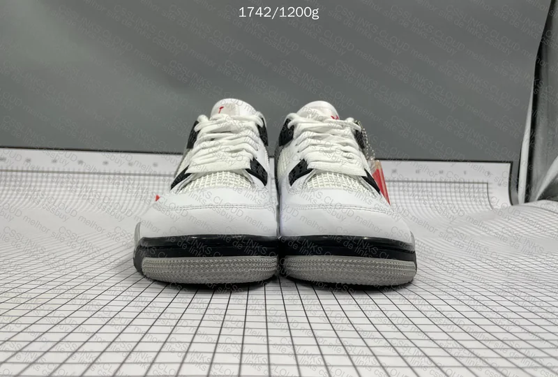 Air Jordan 4 2