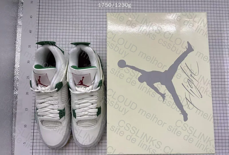 Air Jordan 4 7