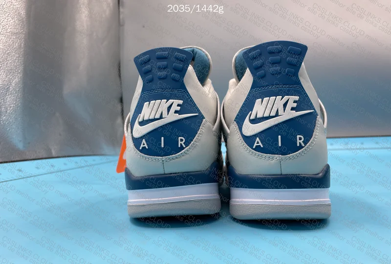 Air Jordan 4