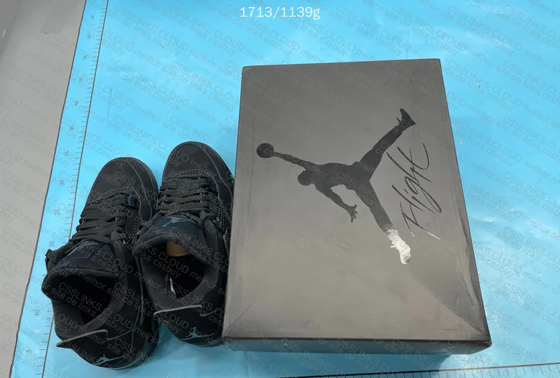 Air Jordan 4 10
