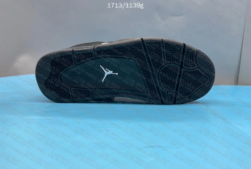 Air Jordan 4 8