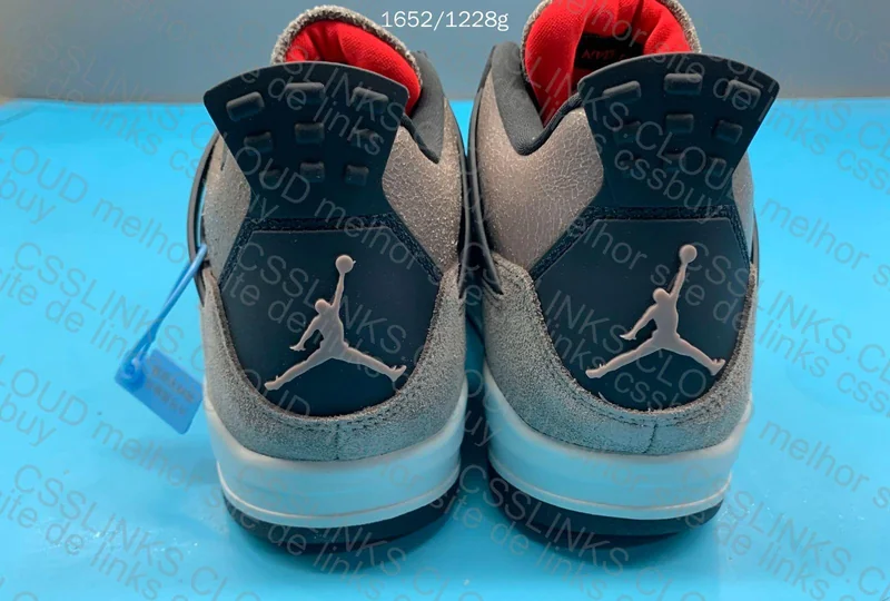 Air Jordan 4 2