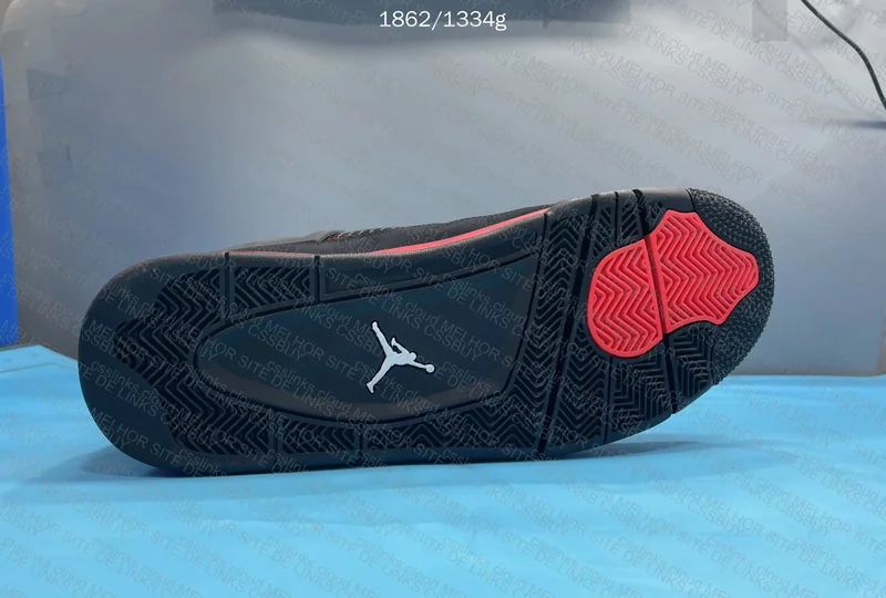 Air Jordan 4 6