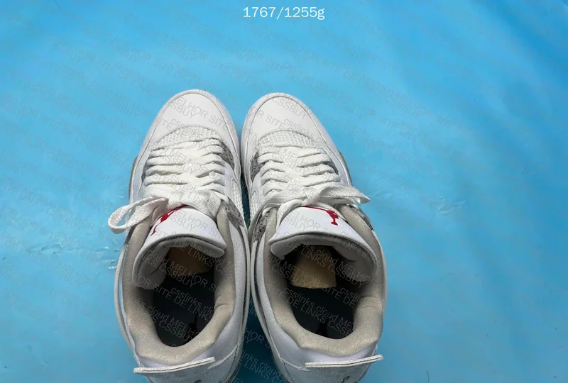 Air Jordan 4
