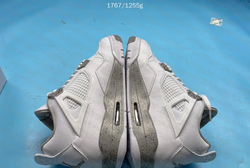 Air Jordan 4 4