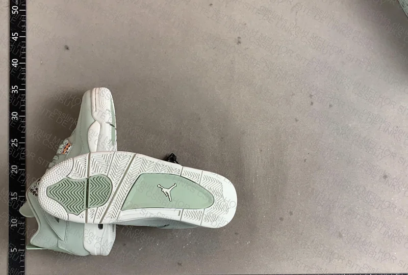Air Jordan 4