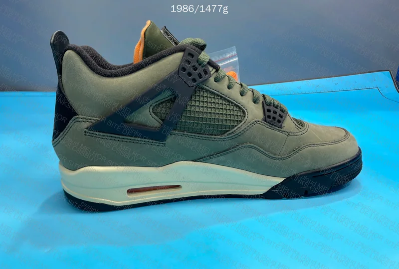 Air Jordan 4 7