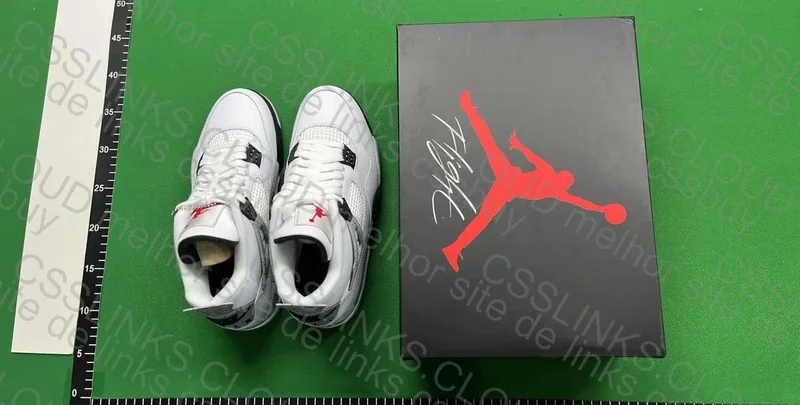 Air Jordan 4