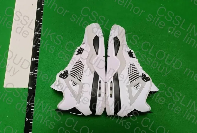 Air Jordan 4