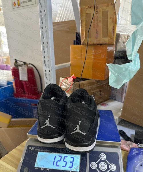 Air Jordan 4 Black Canvas 4