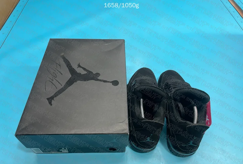 Air Jordan 4 Black Cat 4