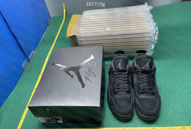 Air Jordan 4 Black Cat