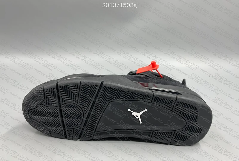 Air Jordan 4 (Black Cats) 7