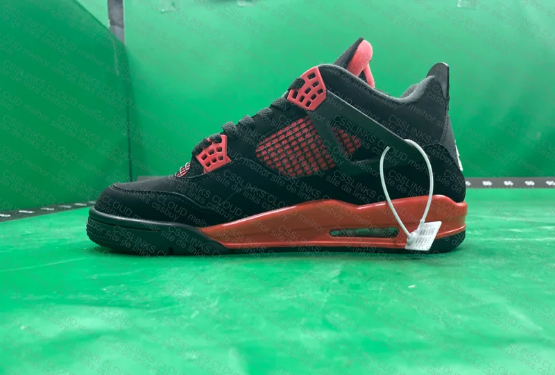 Air Jordan 4 "Black Red"