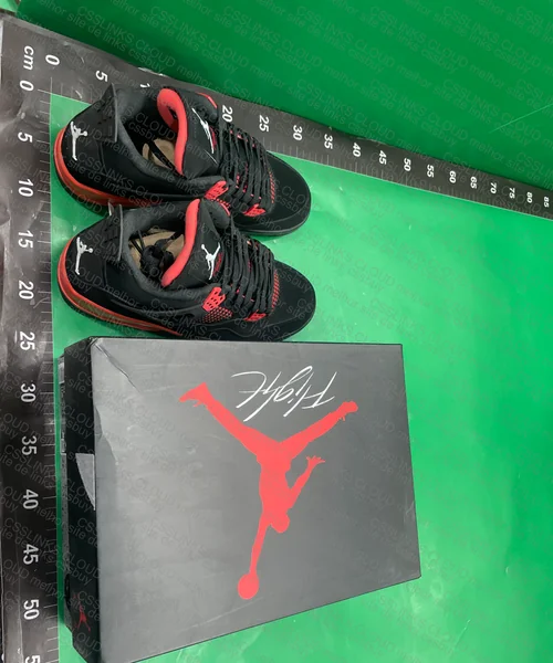 Air Jordan 4 "Black Red" 7