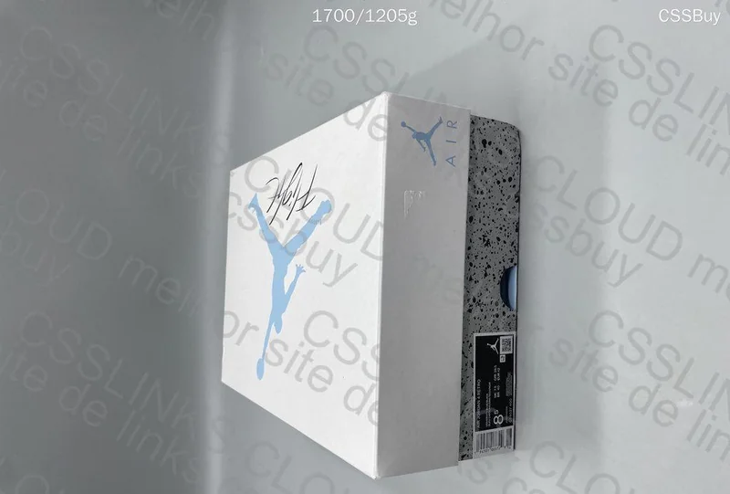 Air Jordan 4 - Blue University