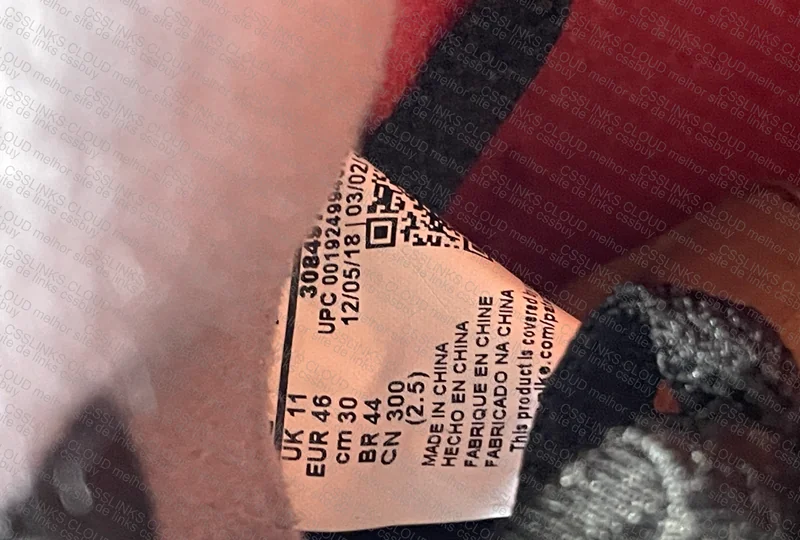 Air Jordan 4 Bred 3