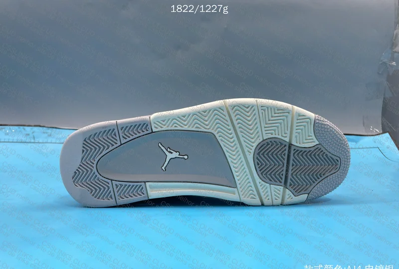 Air Jordan 4 Frozen Moments 3