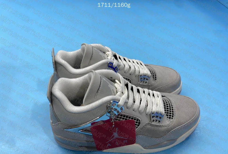 Air Jordan 4 Frozen Moments 3