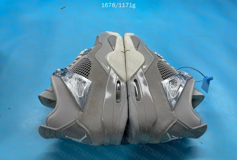 Air Jordan 4 Frozen Moments 2