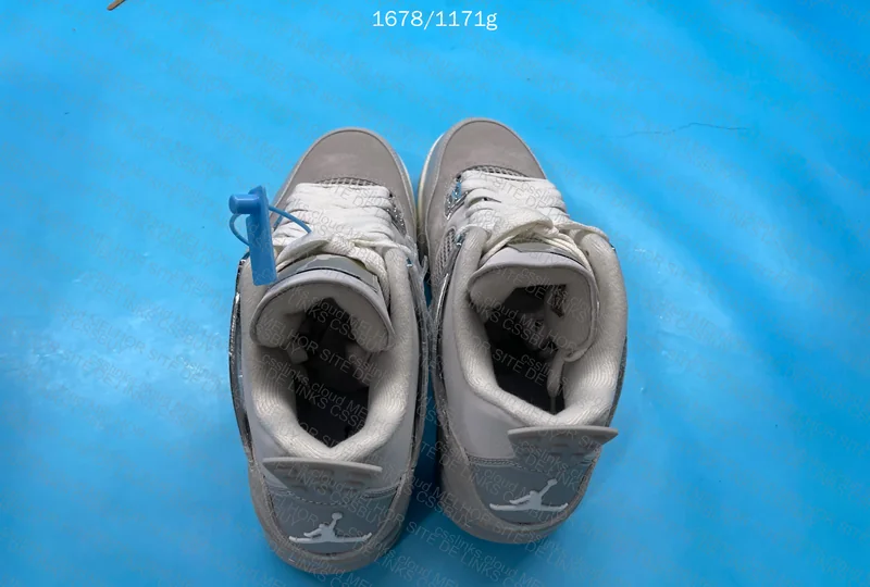 Air Jordan 4 Frozen Moments 3
