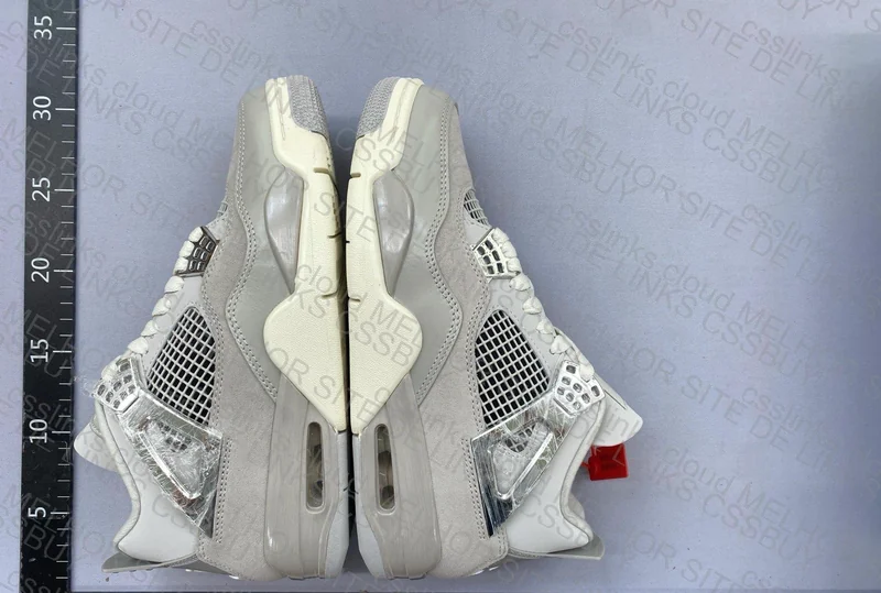 Air Jordan 4 Frozen Moments 3