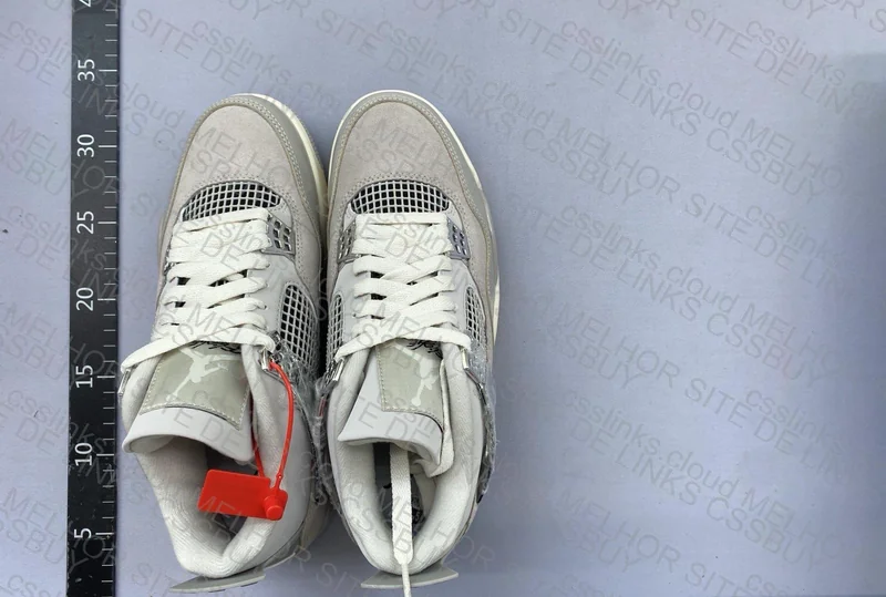 Air Jordan 4 Frozen Moments 4
