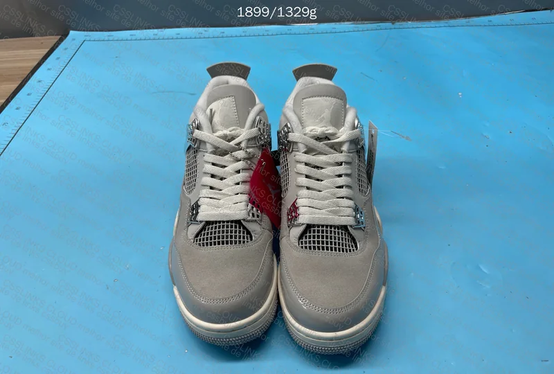 Air Jordan 4 Frozen Moments (JMDY)