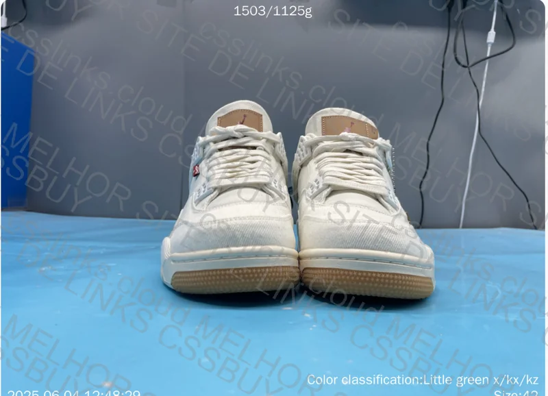 Air Jordan 4 Levis 2