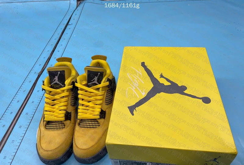 Air Jordan 4 Lightning 5
