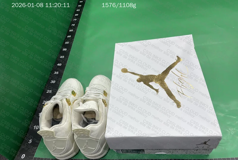 Air Jordan 4 Metallic Gold