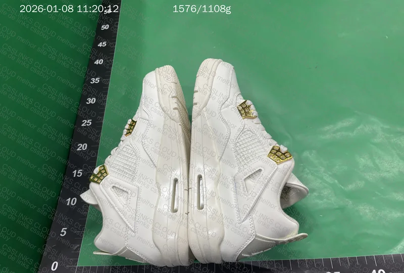 Air Jordan 4 Metallic Gold 3