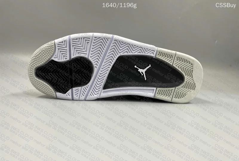 Air Jordan 4 Military Black 7