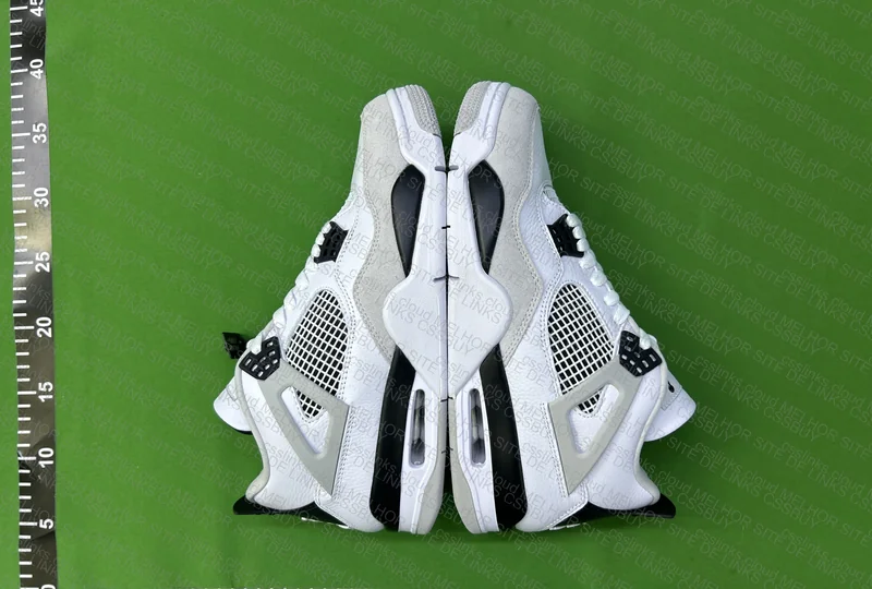 Air Jordan 4 Military Black