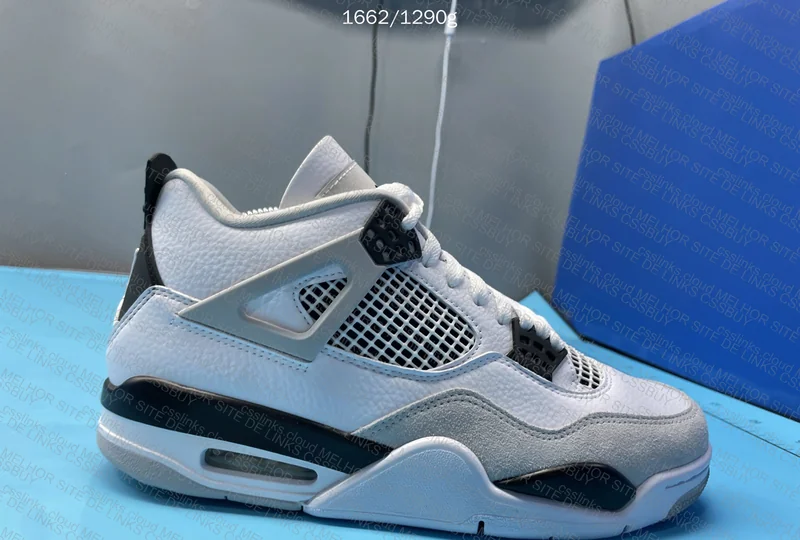Air Jordan 4 Military Black 4