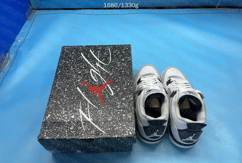 Air Jordan 4 Military Black