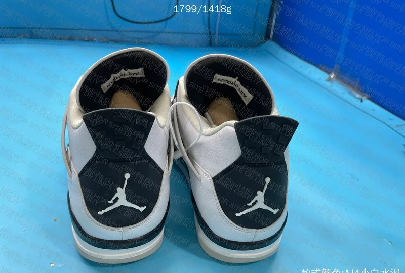 Air Jordan 4 Military Black 2