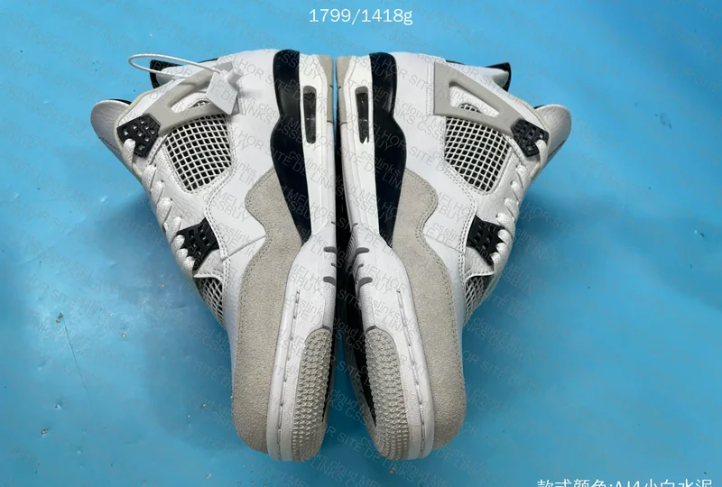 Air Jordan 4 Military Black 3