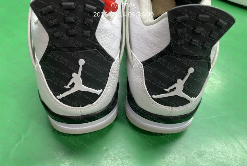 Air Jordan 4 Military Black 4