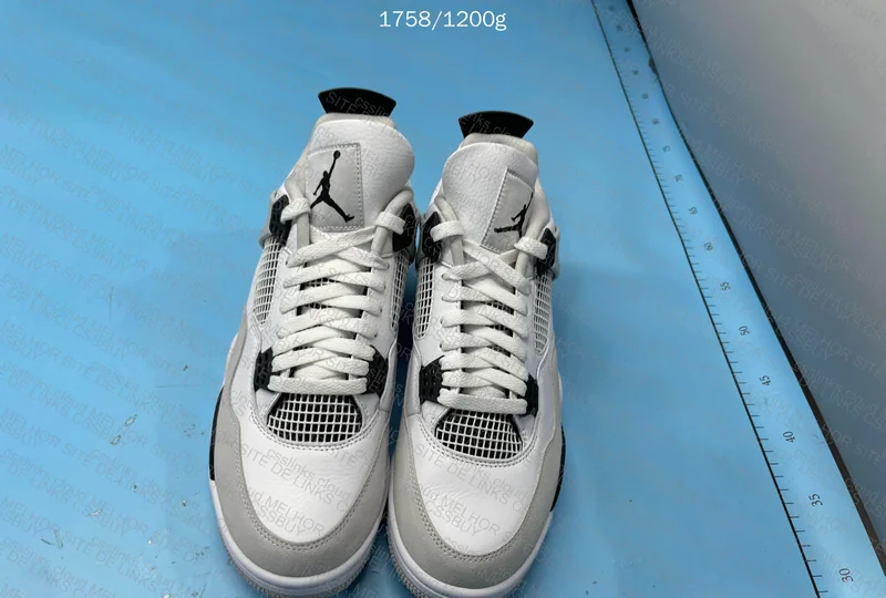 Air Jordan 4 Military Black GL??