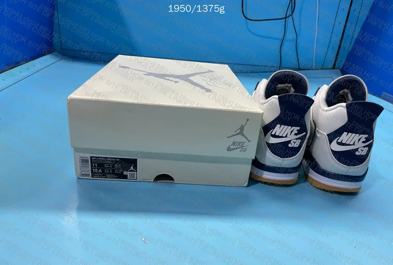 Air Jordan 4 Navy